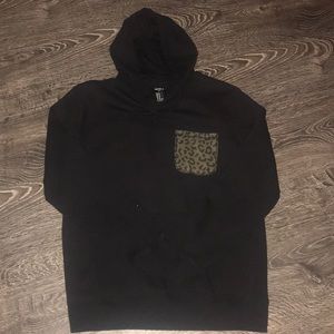 Men’s forever 21 black sweater hoodie